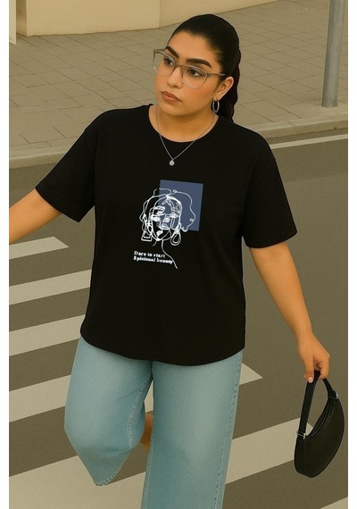 Büyük Beden Çizgili Kadın Figürü Baskılı Unisex Tişört SIYAH