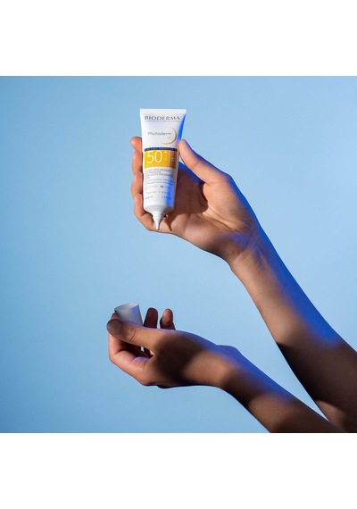 Photoderm M Golden Spf50+ Koyu Leke Ve Mavi Işığa Karşı Çok Yüksek Korumalı Renkli Yüz Güneş Kremi 40 Ml