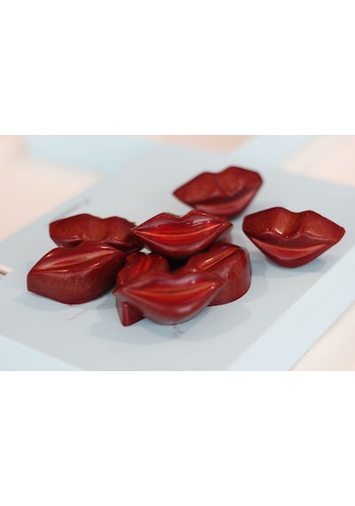 Karamel Çikolata Dolgulu Dudak Sütlü Hediyelik Çikolata 500 Gr
