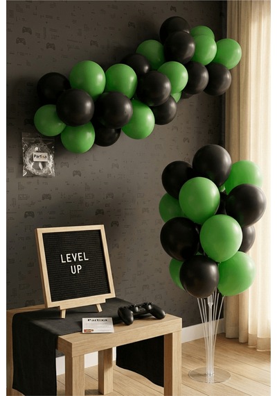 Gamer Video Oyunu Doğum Günü Süsleme Deluxe Set Siyah Keçe Yazı Panosu Standlı Balon Zincirli 7 Li Şeffaf Balon Standlı Tüm Yaşlar