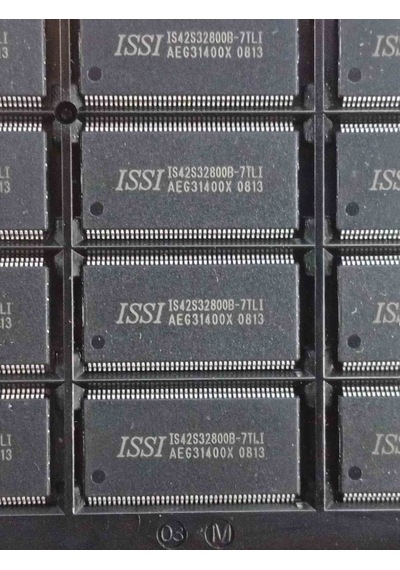 Is42s32800b-7tlı Issı 2 Adet
