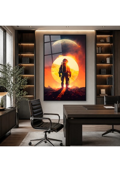 Güneş Önünde Yürüyen Astronot Siyah Çerçeveli Cam Tablo