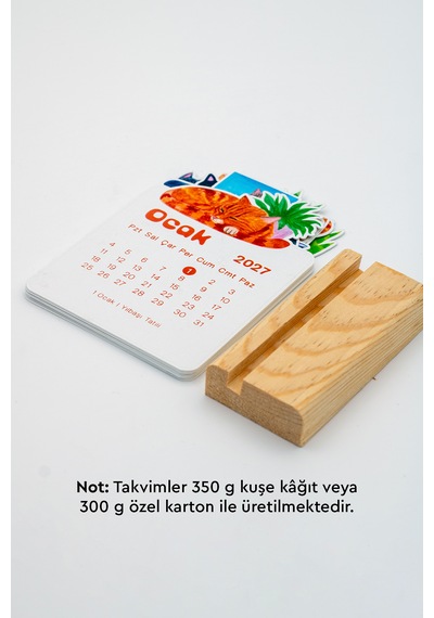 Ahşap Standlı Özel Kesim Kedi Tasarımlı 2027 Masaüstü Takvimi 8,5x12 Cm Çok Renkli