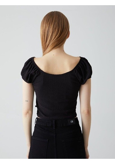 Ltb V Yaka Önü Büzgülü Crop Top Siyah T-shirt 013168000060019 200-200 Siyah