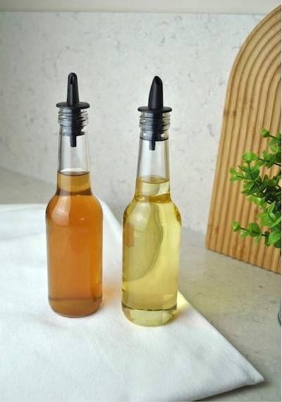 2 Adet 250 Ml Cam Yağdanlık Sirkelik Sosluk Şişesi Silikon Tıpalı Zeytinyağı Sıvıyağ Yağlık Şişe Şeffaf