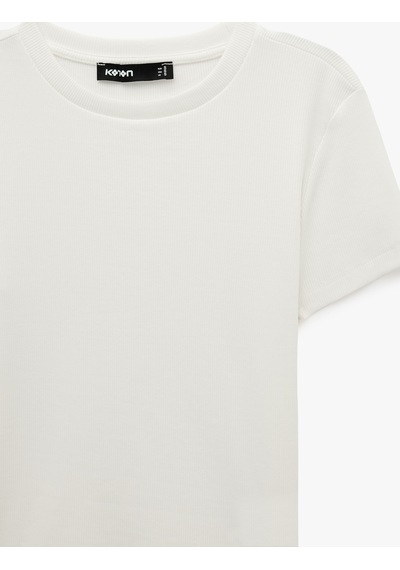 Koton Pamuklu Slim Fit Bisiklet Yaka Kısa Kollu Basic Tişört Kırık Beyaz 6sak50472ek Ekru