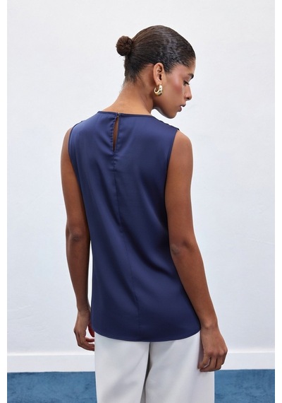 Sateen Aksesuar Detaylı Kolsuz Bluz - Lacivert-136920 Lacivert