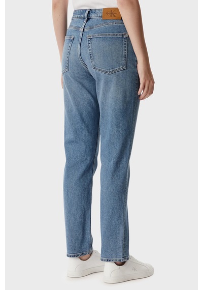 Calvin Klein Pamuklu Mom Fit Normal Bel Jeans Lv047f951gx8b Bayan Kot Pantolon Lv047f951g X8b Mavi Calvin Klein Pamuklu Mom Fit Normal Bel Jeans Lv047f951gx8b Bayan Kot Pantolon Lv047f951g X8b Mavi
