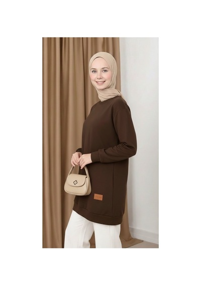 Unika Boutique Kadın Bisiklet Yaka Tesettür Yırtmaçlı Armalı Tunik Sweat Sweatshirt Kahverengi