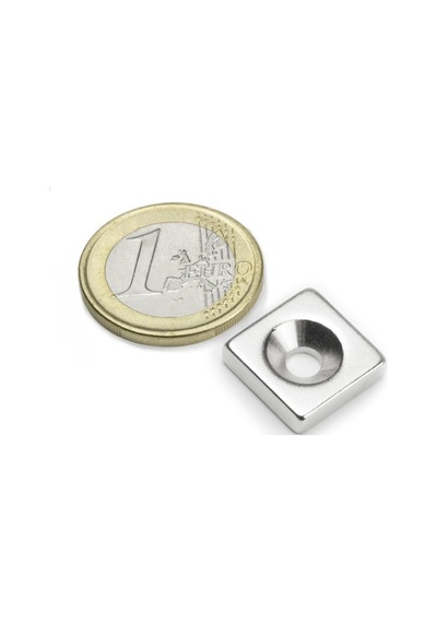15X15X4X5 Vida Atılabilir Köşeli Havşa Delikli Neodyum Mıknatıs N11.2595