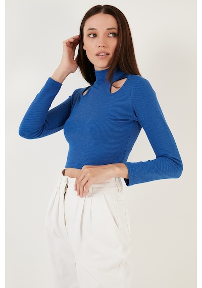 Lela Esnek Slim Fit Cut Out Pencereli Dik Yaka Crop Bayan Bluz 5865348 Saks Lela Esnek Slim Fit Cut Out Pencereli Dik Yaka Crop Bayan Bluz 5865348 Saks
