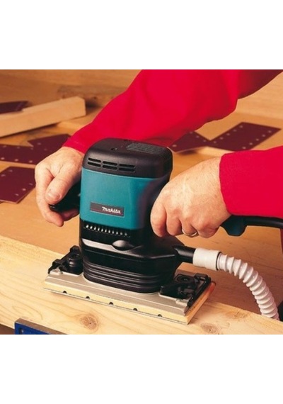 Makita 9046 Titreşim Zımpara 600 W 115 x 229 MM