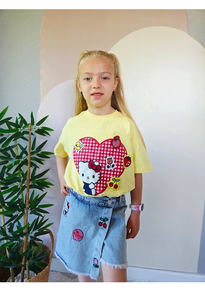 Superbaby Kız Çocuk Hello Kitty Temalı İkili Takım - Krem Nakışlı Tişört Ve Aksesuarlı Denim Şort Etek Kombini Sarı Superbaby Kız Çocuk Hello Kitty Temalı İkili Takım - Krem Nakışlı Tişört Ve Aksesuarlı Denim Şort Etek Kombini Sarı