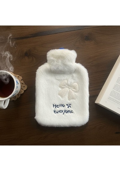Hello Everyone Yazılı Kurdeleli Beyaz Peluş Sıcak Su Torbası 1 Lt Yumuşak Kılıf, Uzun Süre Sıcak Tutan Termal Su Torba Çok renkli