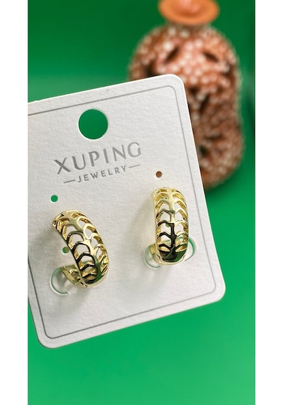 Xuping 14 Ayar Renginde Sade İşlemeli Kadın Çelik Küpe Altın