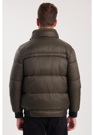 Tudors Erkek Regular Fit Klasik Kesim Çift Cepli Lastikli Sıcak Tutan Dik Yaka Haki Mont-41594 Haki Tudors Erkek Regular Fit Klasik Kesim Çift Cepli Lastikli Sıcak Tutan Dik Yaka Haki Mont-41594 Haki