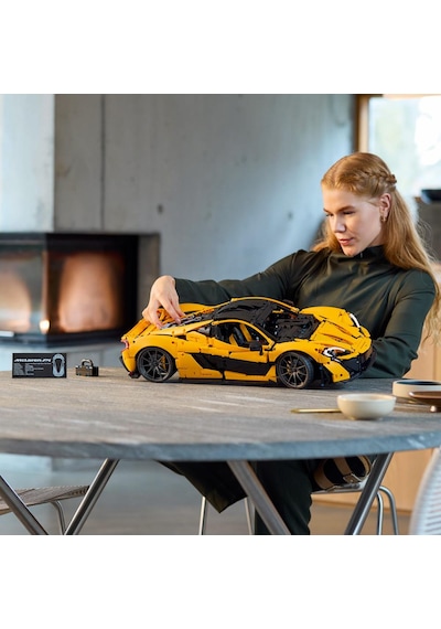 LEGO® Technic McLaren P1™ 42172 - Otomobil Tutkunu Yetişkinler için Sergilenebilir Araba Modeli Yapım Seti (3893 Parça)
