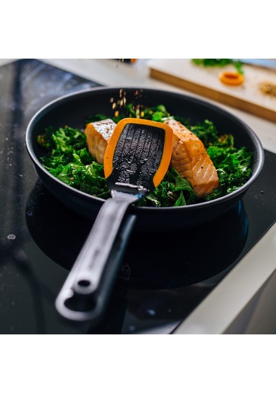 Fiskars Tava 28 Cm + Spatula Fk-1050764 Fiskars