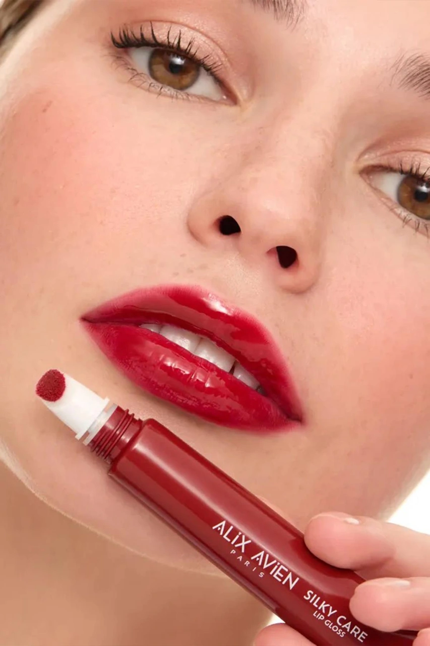 Alix Avien Dolgun Gürünüm Ve Nemlendirici Etkili Dudak Parlatıcısı Silky Care Lipgloss 309 Sweet Cherry