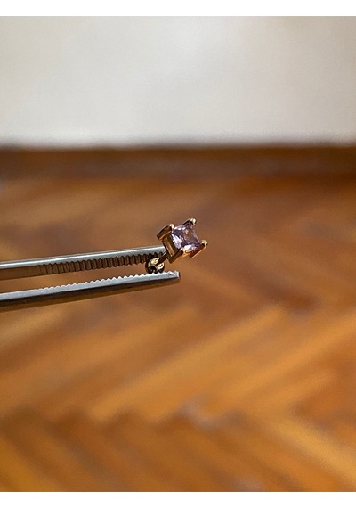 316 L Cerrahi Çelik Dudak Piercing Kıkırdak Helix Tragus Conch Zirkon Taşlı Figürlü Piercing Zümrüt yeşili