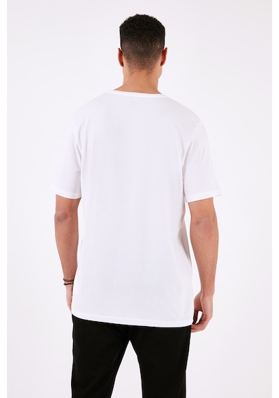 Buratti % 100 Pamuk Bisiklet Yaka Regular Fit Erkek T Shirt 5902757 Beyaz Buratti % 100 Pamuk Bisiklet Yaka Regular Fit Erkek T Shirt 5902757 Beyaz