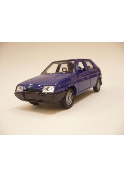Welly Skoda Favorit Mavi Renk Metal Model Çek Bırak Araba 1/32 - Mavi