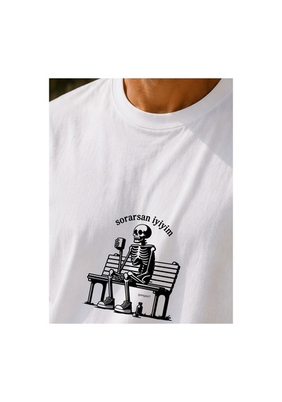 Qmen Style Unisex Beyaz Oversize Baskılı T-shirt Espirili Şans İskelet %100 Pamuk
