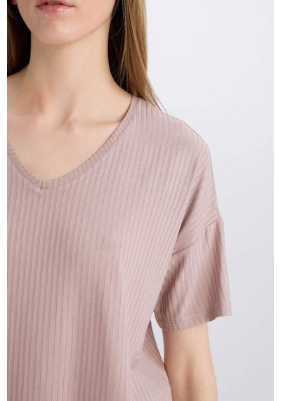 DeFacto Regular Fit V Yaka Casual Kısa Kollu Pijama Üstü-Fall in Love B6181AX24SPBN502