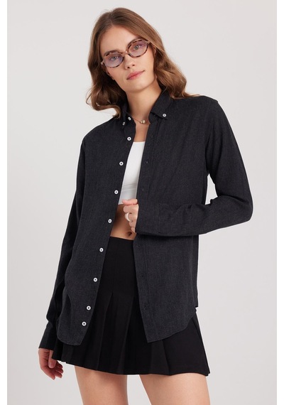 Tudors Kadın Slim Fit Düğmeli Yaka Kışlık Yün Viskon Düz Siyah Gömlek-37879 Siyah Tudors Kadın Slim Fit Düğmeli Yaka Kışlık Yün Viskon Düz Siyah Gömlek-37879 Siyah