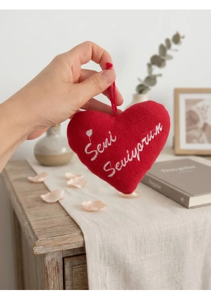 Kalbinizi Fısıldayın: "seni Seviyorum" Nakışlı Peluş Kalp