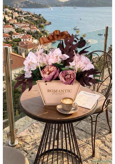 Yapay Çiçek Sitesi Yapay Çiçekli Romantic Çantalı Aranjman Model 8 Beyaz