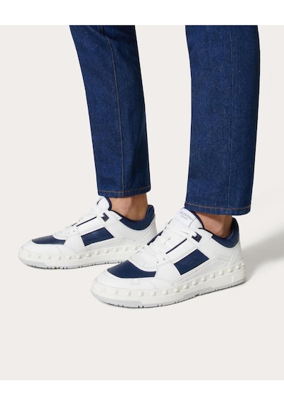 Valentino Garavani Freedosts Low - Top Sneaker In Calfskin Beyaz