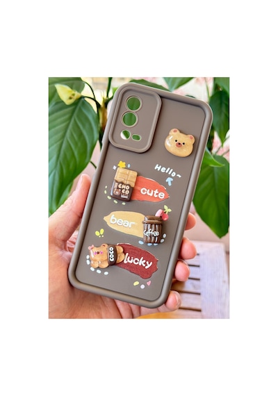 Fibaks Oppo A55 4G Uyumlu Kılıf Tasarımlı Desenli Kamera Korumalı Ayıcık Kahve Renkli Yumuşak Silikon Kap