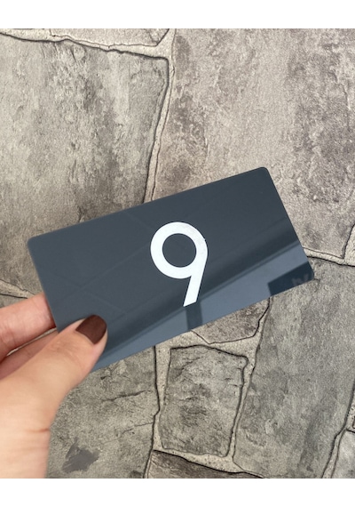 Minimal Parlak Antrasit Pleksi Kapı Numarası Minimal Parlak Antrasit Pleksi Kapı Numarası