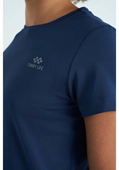 Tommylife Tommy Life İndigo Sırt Yırtmaç Detaylı O Yaka Kısa Kollu Standart Kalıp Kadın T-shirt - 97267 Indigo Tommylife Tommy Life İndigo Sırt Yırtmaç Detaylı O Yaka Kısa Kollu Standart Kalıp Kadın T-shirt - 97267 Indigo