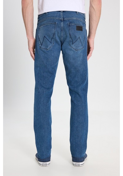 Wrangler Slim Fit Dar Kesim Düşük Bel Normal Paça Larston Mavi Esnek Jean Denim Pantolon Indigo Wrangler Slim Fit Dar Kesim Düşük Bel Normal Paça Larston Mavi Esnek Jean Denim Pantolon Indigo
