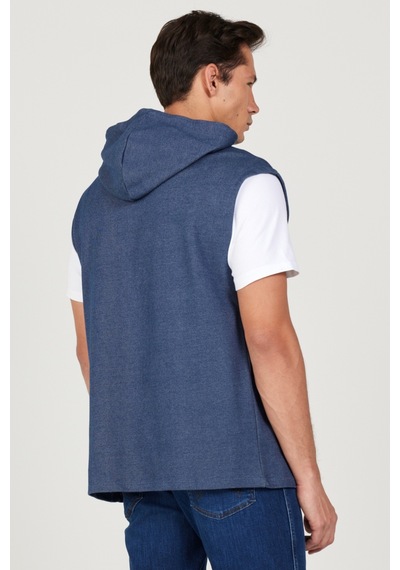 Lee Regular Fit Normal Kesim Kapüşonlu Sıfır Kol Erkek Lacivert Sweatshirt L231252410 Lacivert Lee Regular Fit Normal Kesim Kapüşonlu Sıfır Kol Erkek Lacivert Sweatshirt L231252410 Lacivert