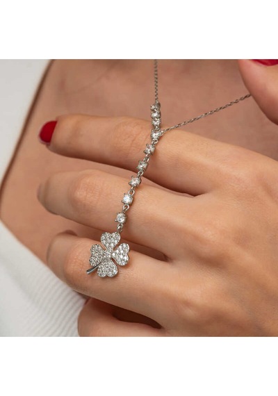 Casera's Gümüş Sıralı Zirkon Taşlı Yonca Kadın Kolye Csr2181337 Gümüş
