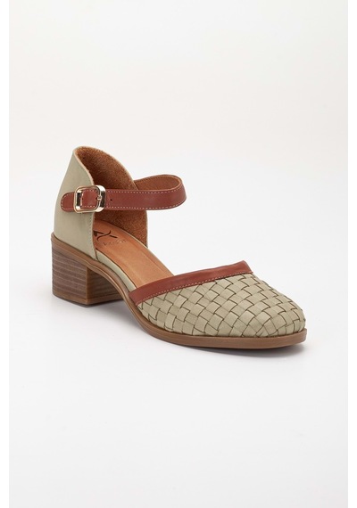Analin Shoes Kadın Hakiki Deri Burnu Kapalı Örgülü Sandalet Yeşil