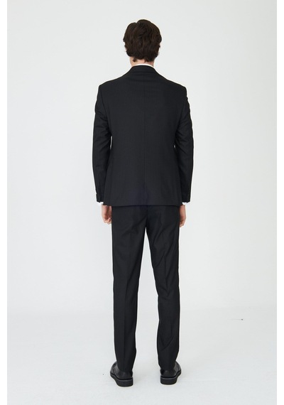 Siyah İnce Çizgili Modern Slim Fit Klasik Yaka Takım Elbise Desenli