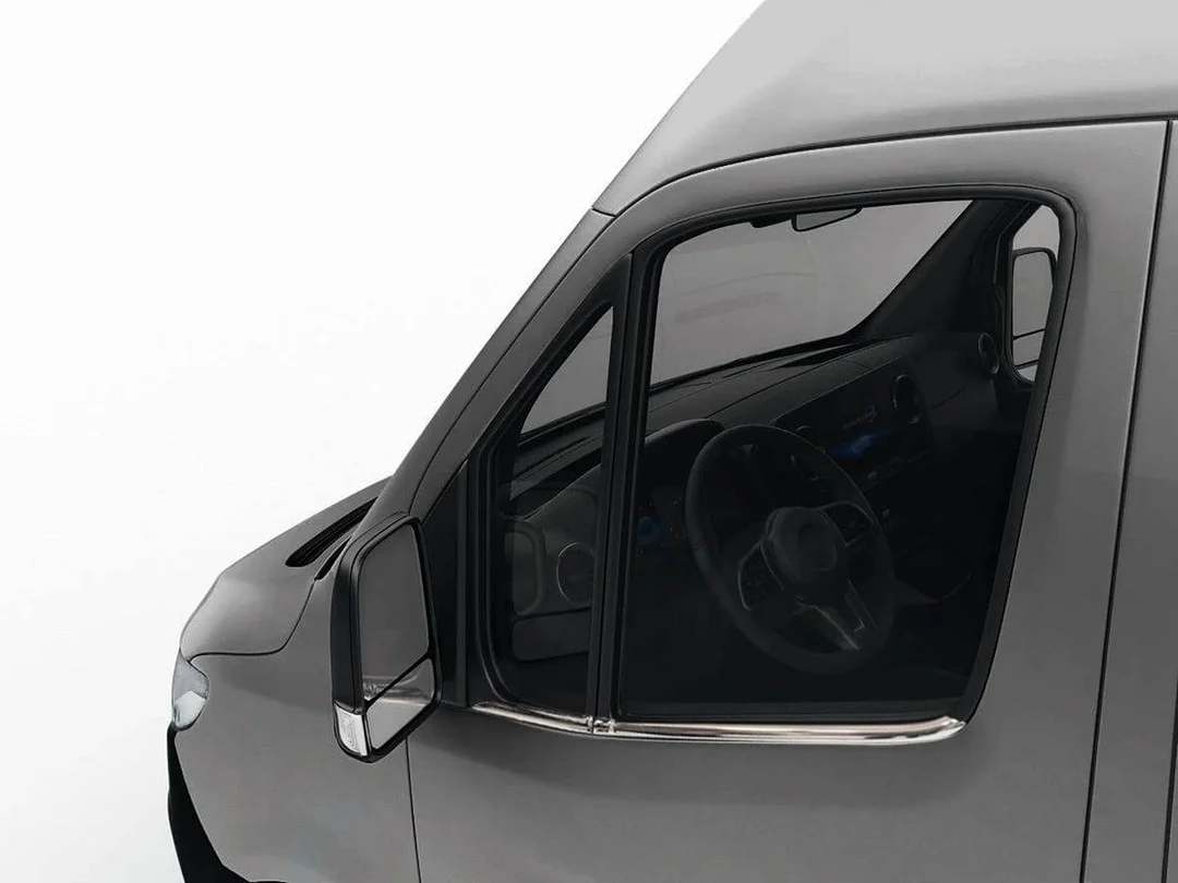 Mercedes Sprinter W907 Cam Çıtası Alt - Krom 4 Parça 2018 Ve Sonrası