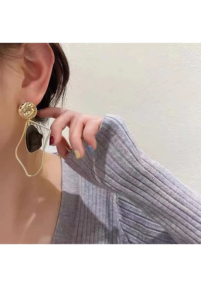 Girift Vintage Cleo Retro Desen Asimetrik Küpe Gold