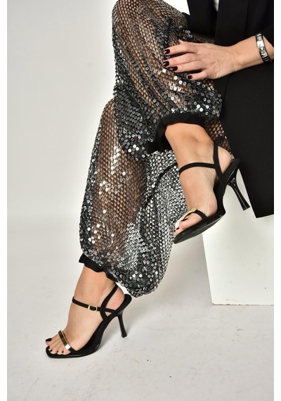 Fox Shoes Y820230504 Siyah Kumaş İnce Topuklu Kadın Ayakkabı Siyah