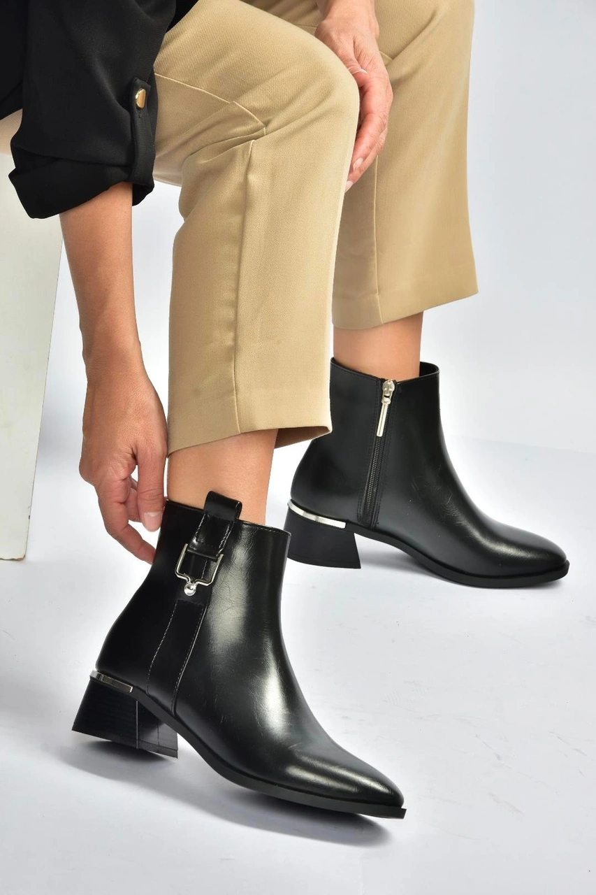 Fox Shoes V518978809 Siyah Alçak Topuklu Kadın Bot Siyah-Suni Deri