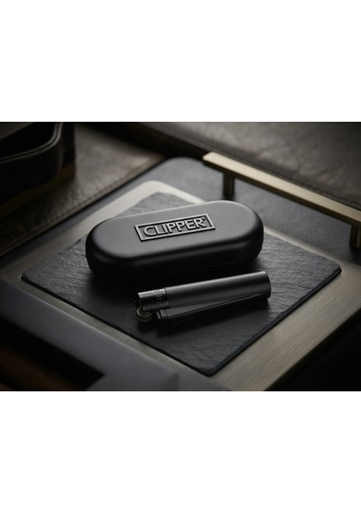 Clipper Matt Black Gaz Doldurulabilir Metal Çakmak Ve Özel Logolu Metal Kutulu Set Siyah