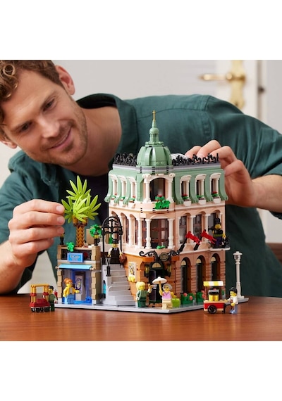 LEGO® Icons 10297 Boutique Hotel 3066 Parça
