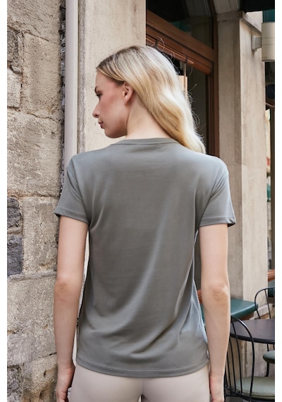 Jument Kadın Kaliteli Modal Kumaş Sıfır Yaka Düğme Aksesuarlı Kısa Kol T-shirt Bluz-haki Haki Jument Kadın Kaliteli Modal Kumaş Sıfır Yaka Düğme Aksesuarlı Kısa Kol T-shirt Bluz-haki Haki