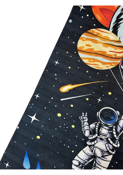 Çocuk Odası Halısı Astronot Uzay Desenli Siyah Dijital Baskı Kaymaz Makinede Yıkanabilir Oyun Halı Siyah
