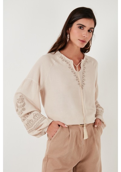 Lela Yakası Bağlamalı Kolları Nakışlı V Yaka Regular Fit Bayan Bluz 611Bz0368 Taş