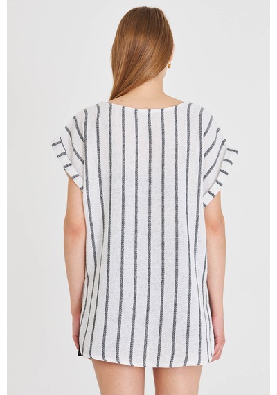 Armonika Kadın Siyah V Yaka Yanları Yırtmaçlı Arkası Uzun Duble Kol Detaylı Oversize Bluz Arm-25y001056 Armonika Kadın Siyah V Yaka Yanları Yırtmaçlı Arkası Uzun Duble Kol Detaylı Oversize Bluz Arm-25y001056